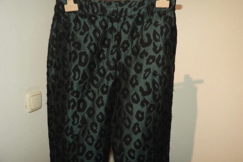 Anine Bing nette broek donker groen jaguar print xs kleine s, Kleding | Dames, Verzenden, Maat 34 (XS) of kleiner, Gedragen, Groen