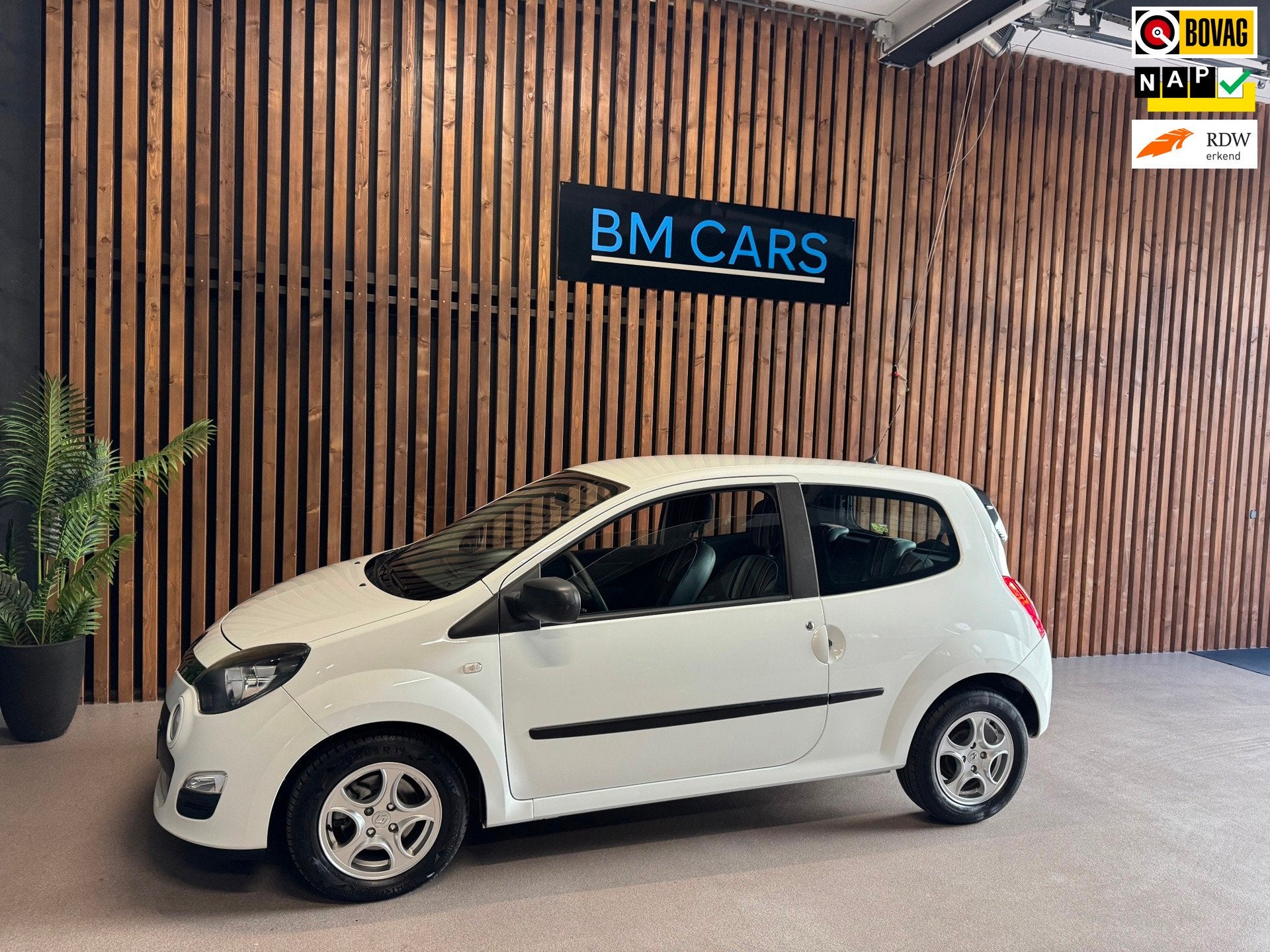 Renault Twingo 1.2 16V Parisienne Airco, parkeersensoren, Auto's, Voorwielaandrijving, Twingo, Gebruikt, 4 cilinders