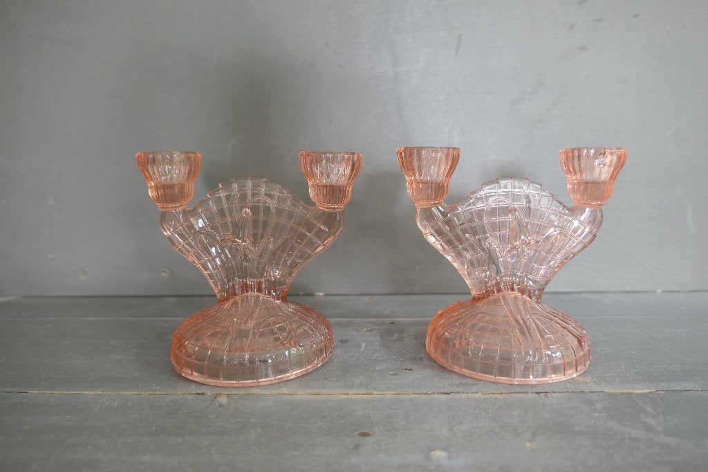 Art Deco set glazen kandelaars oud roze, Antiek en Kunst, Antiek | Kandelaars, Verzenden, Glas
