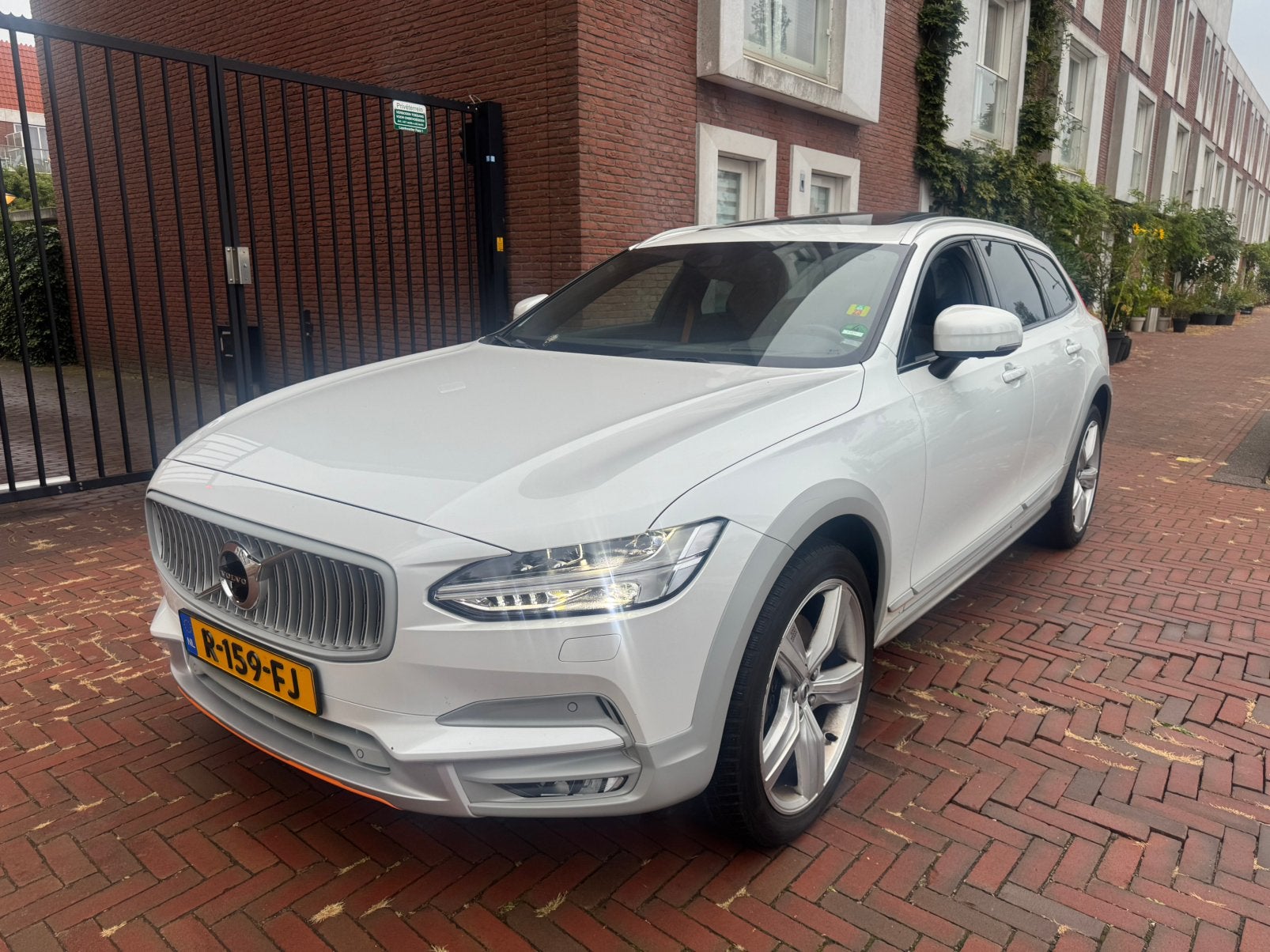 Volvo V90 Cross C.T5 250pk AWD Ocean Race, Auto's, Automaat, V90, Zwart, 4 cilinders