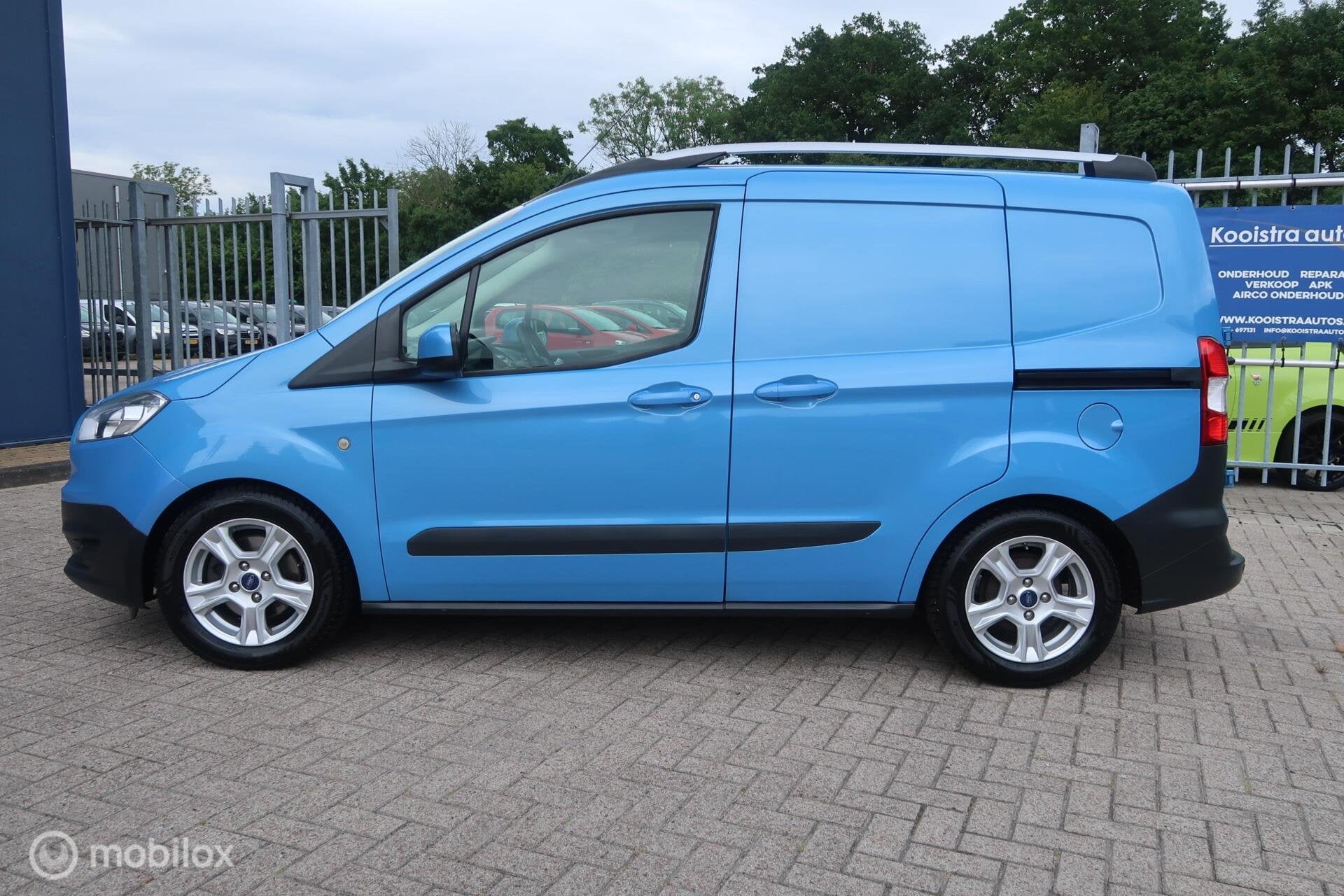 Ford Transit Courier BENZINE, MARGE AUTO, BTW VRIJ 100 PK, Gebruikt, Zwart, Blauw, Bedrijf