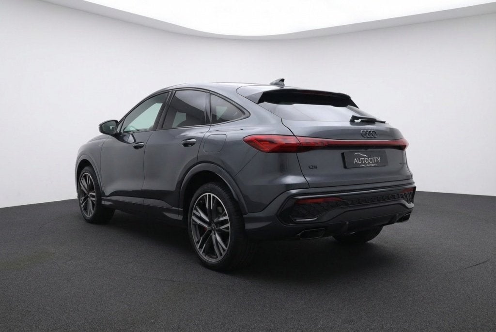Audi Q5 Sportback 2.0 e-hybrid 55 quattro 367 pk Pano l 360, Auto's, Automaat, Gebruikt, Euro 6, 4 cilinders