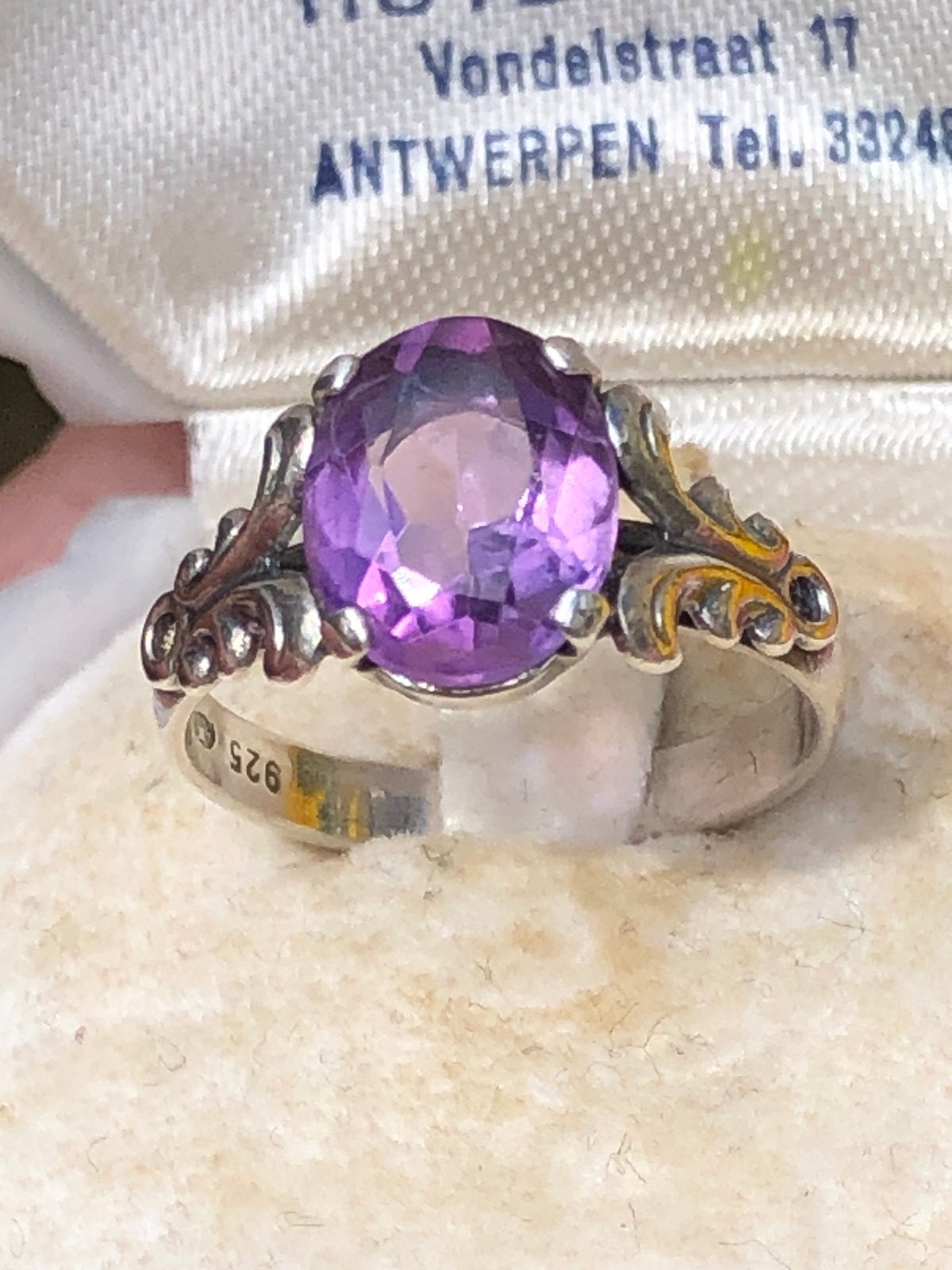 Ring Antiek Amerhist Zilver Schittrende kleur!, Paars, Ophalen of Verzenden, Zo goed als nieuw, 17 tot 18