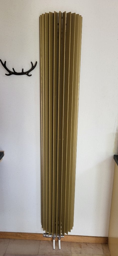 Verticale designradiator - Goudkleurig, Ophalen, Zo goed als nieuw