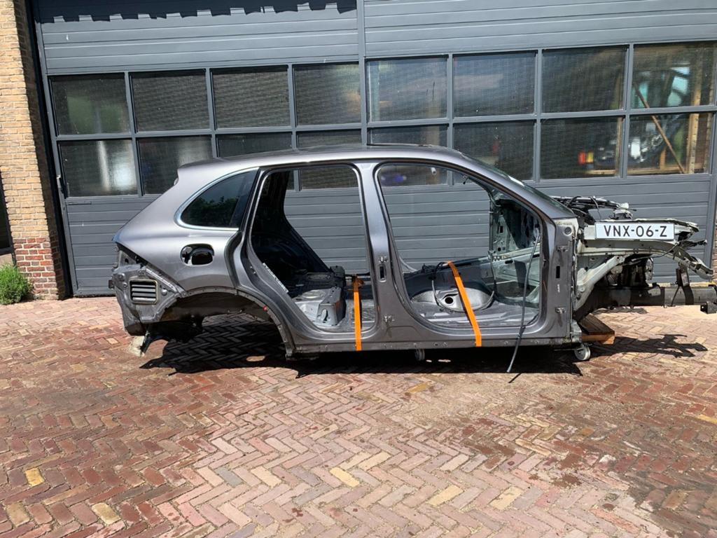 PORSCHE CAYENNE S 958 92A CHASSIS FRAME BODY ZAAGDEEL PLAAT, Auto-onderdelen, Carrosserie en Plaatwerk, Porsche, Voor, Achter
