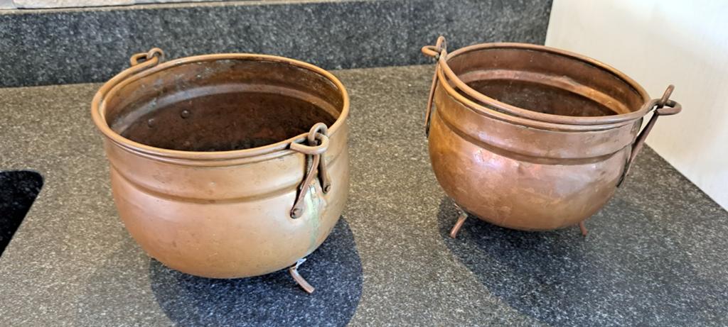 Set van 2 koperen potten op pootjes, Antiek en Kunst, Antiek | Koper en Brons, Ophalen of Verzenden, Koper