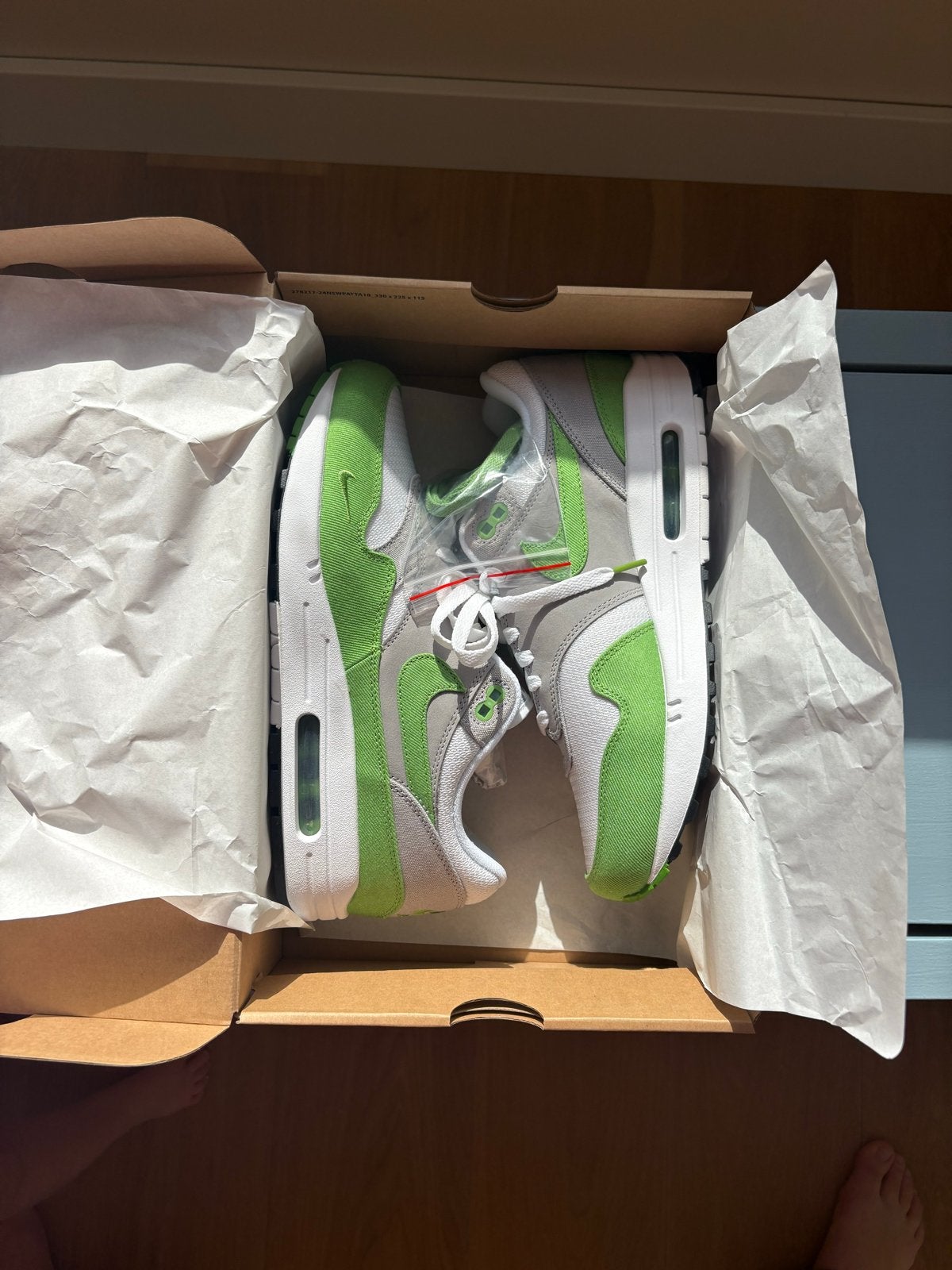 Nike Air Max 1 x Patta 'Chlorophyll' - Nieuw in doos, Ophalen of Verzenden, Nieuw, Groen, Sneakers of Gympen