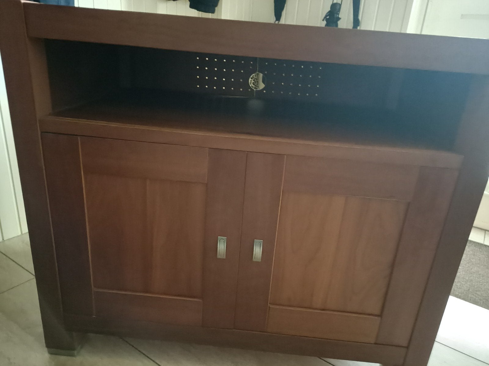 Stevige Tv kast kersenhout, zo hier en daar beschadigd!, Ophalen, Gebruikt, 50 tot 100 cm, Minder dan 100 cm