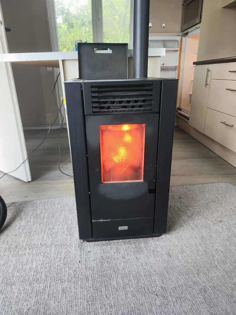 Pelletkachel kachel Artel me next 8kw, Ophalen of Verzenden, Gebruikt, Overige brandstoffen, Pelletkachel