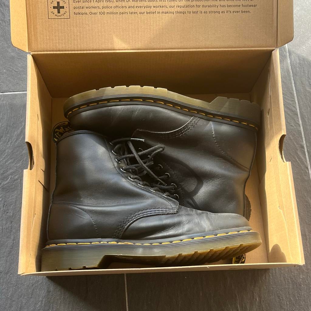 Dr. Martens AirWair boots maat 41, Zwart, Lage of Enkellaarzen, Ophalen of Verzenden, Zo goed als nieuw
