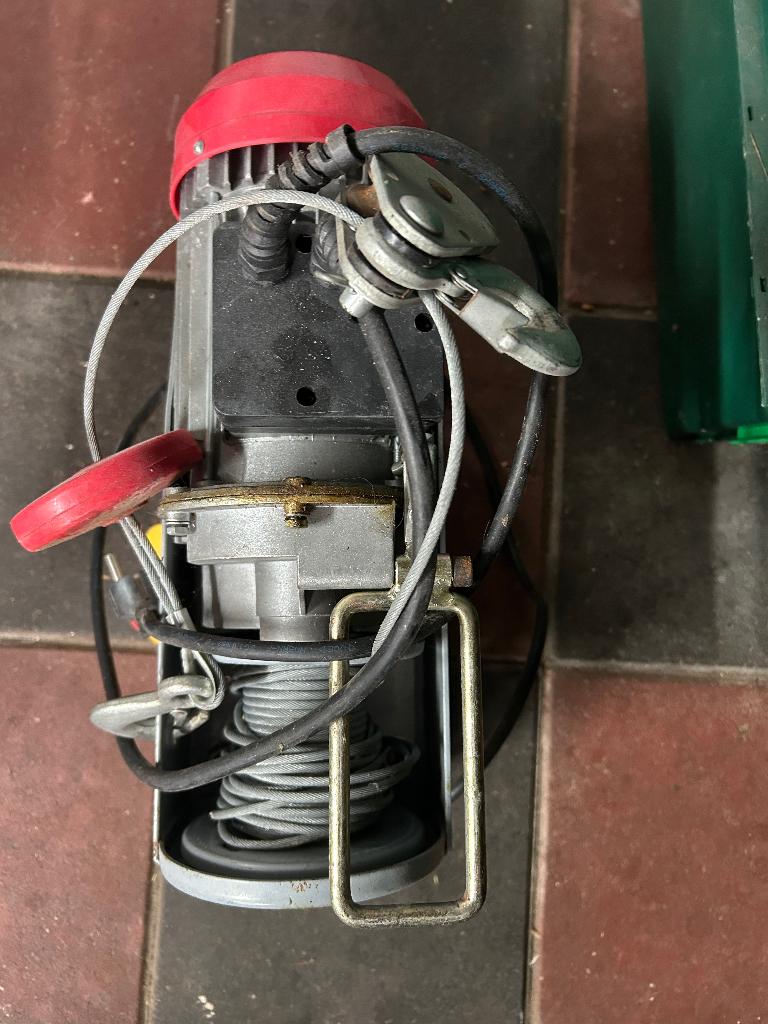Kinzo elektrische takel, Ophalen, Zo goed als nieuw