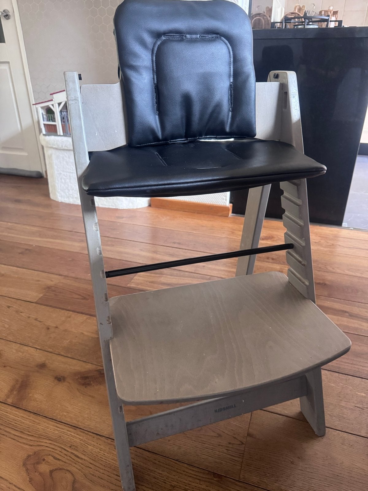 Kidsmill Meegroeistoel met Kussens - bijna gratis, Kinderen en Baby's, Kinderstoelen, Ophalen of Verzenden, Gebruikt, Meegroeistoel