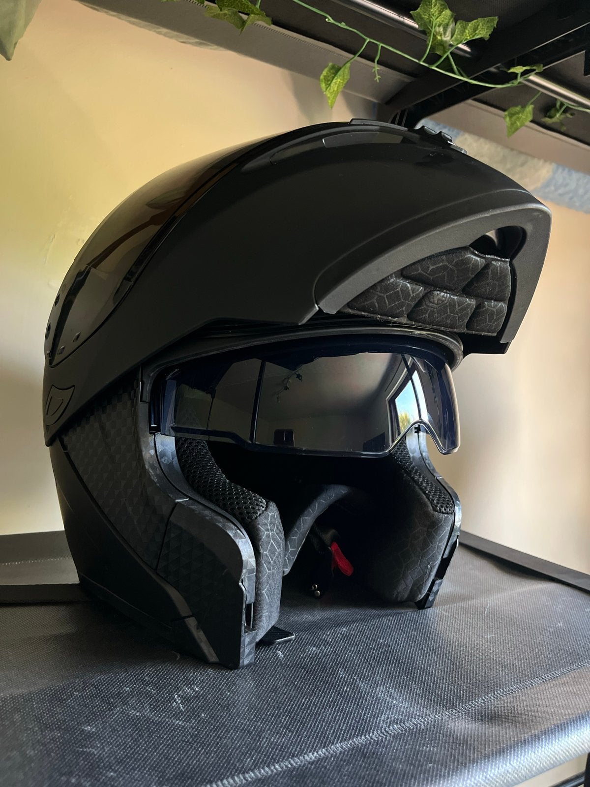 Ongebruikte Systeemhelm Maat M met Zonnevizier DOT 218 A, Motoren, Kleding | Motorhelmen, Overige merken, M, Systeemhelm, Ophalen of Verzenden