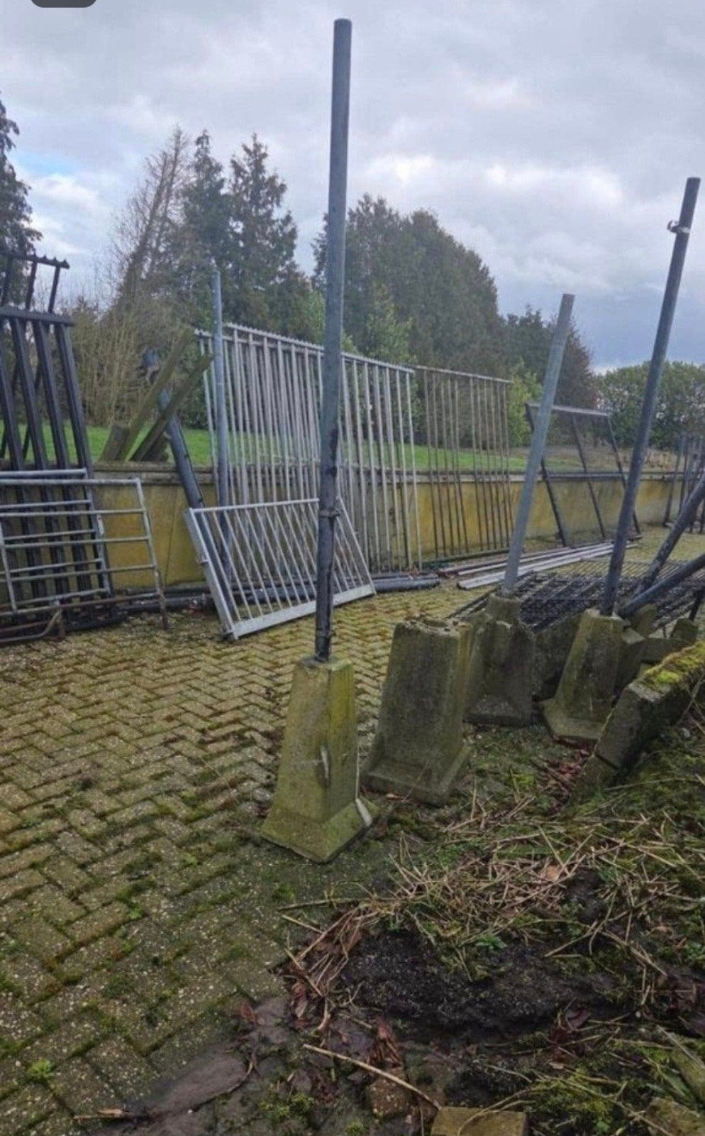 paal met voet, Ophalen, IJzer