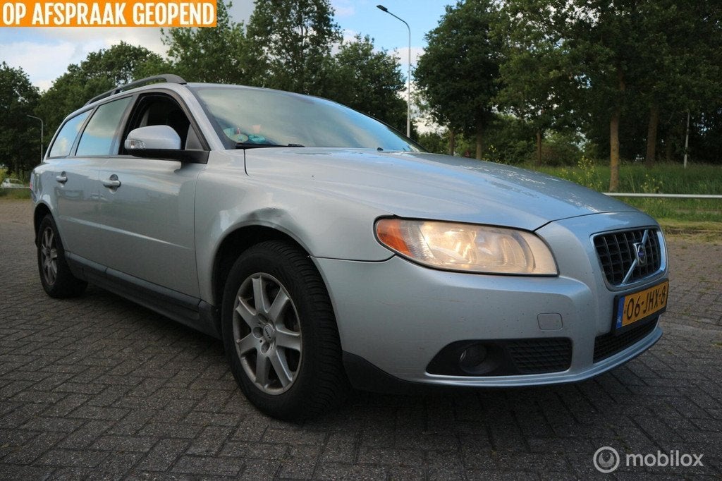 Volvo V70 2.4D 5-Cilinder Kinetic LEDER/ECC/NAVIGATIE/LMV, Auto's, Volvo, Voorwielaandrijving, 163 pk, 2401 cc, Euro 4