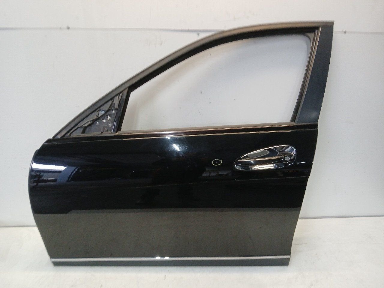 Portier links voor Mercedes-Benz C-Klasse, Onderdelen@venauto.nl, Van der Ven Autorecycling B.V., Gebruikt, Ettenseweg 76, 4706 PB Roosendaal, The Netherlands