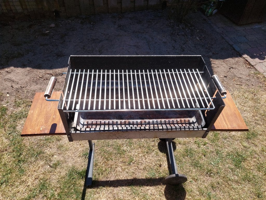 Dancook barbecue met zijplanken, verrijdbaar., Ophalen, Gebruikt