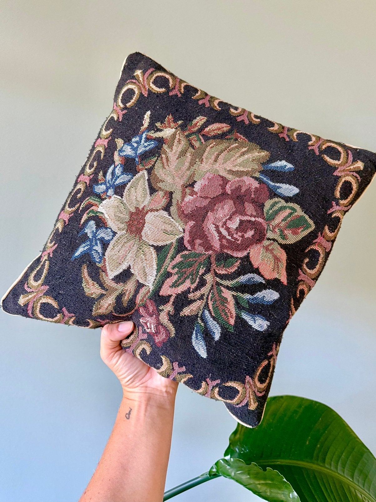 Vintage gobelin bloemen kussen sierkussen, Huis en Inrichting, Woonaccessoires | Kussens, Ophalen of Verzenden, Gebruikt