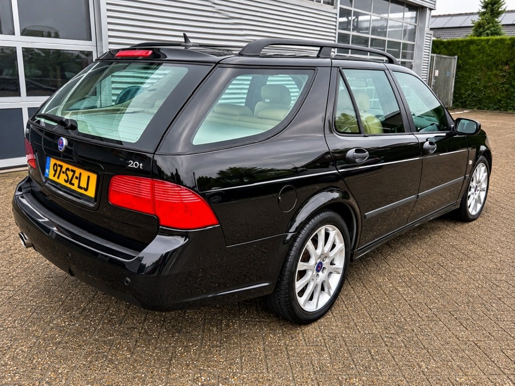 Saab 9-5 2.0 T Sport Estate Automaat Airco, Cruise, Leder, Auto's, 4 cilinders, 150 pk, Zwart, Origineel Nederlands