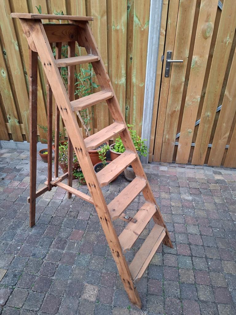 Oude houten keukentrap, Ophalen, Minder dan 2 meter
