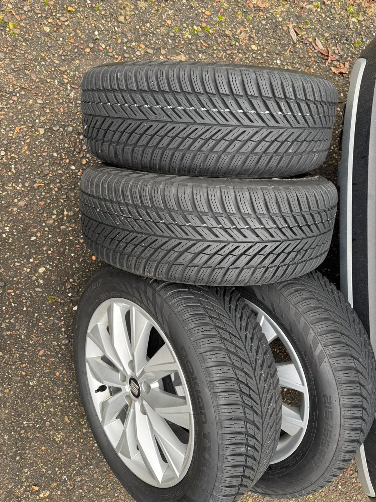 Complete set originele VAG 17-inch velgen met NIEUWE banden, Auto-onderdelen, Ophalen, 215 mm, Banden en Velgen, Nieuw