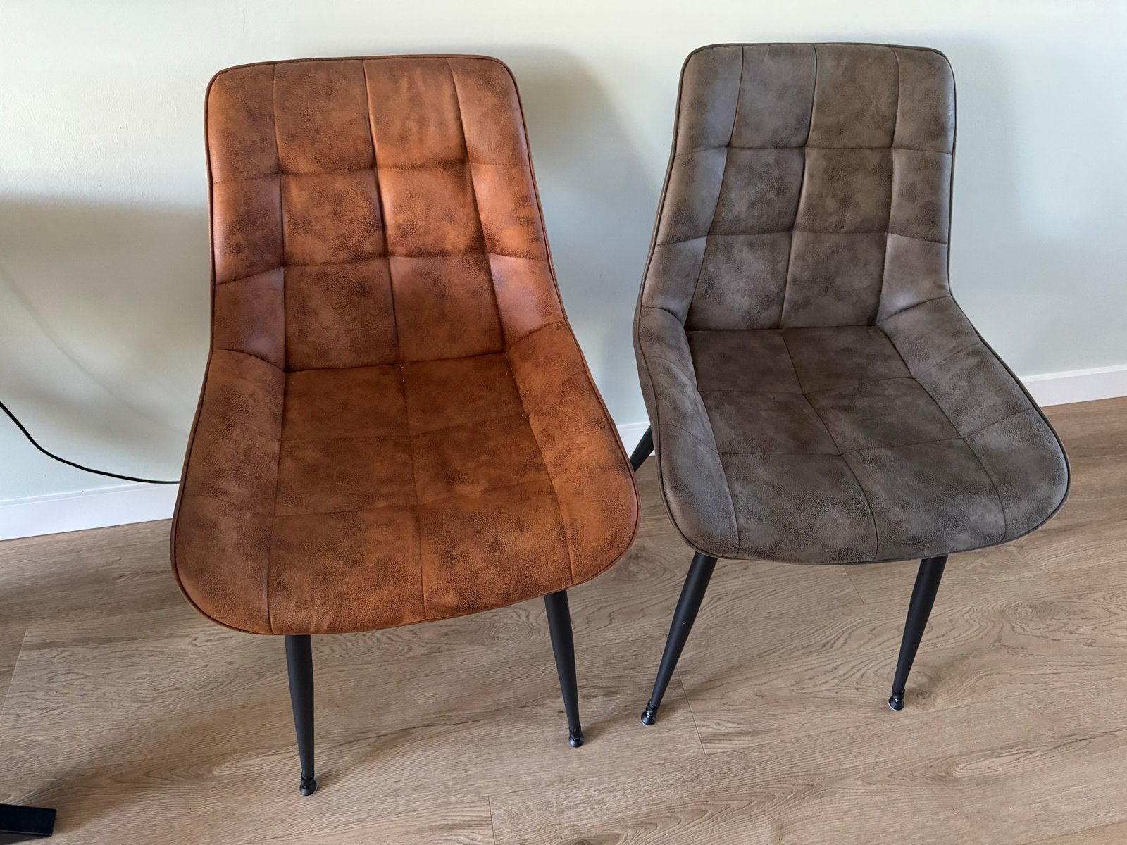 Eettafelstoelen - 2 bruin, 2 grijs, Huis en Inrichting, Ophalen, Gebruikt, Overige kleuren, Vier