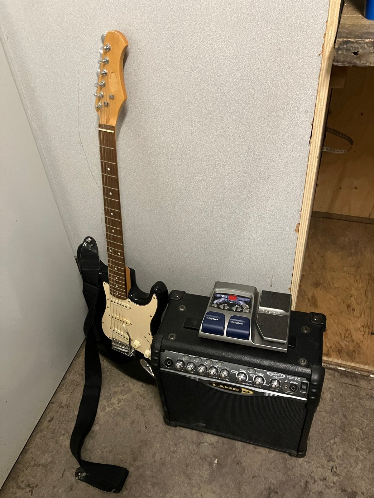 Elektrische gitaar set met versterker en pedaal, Gebruikt, Met versterker, Solid body, Ophalen