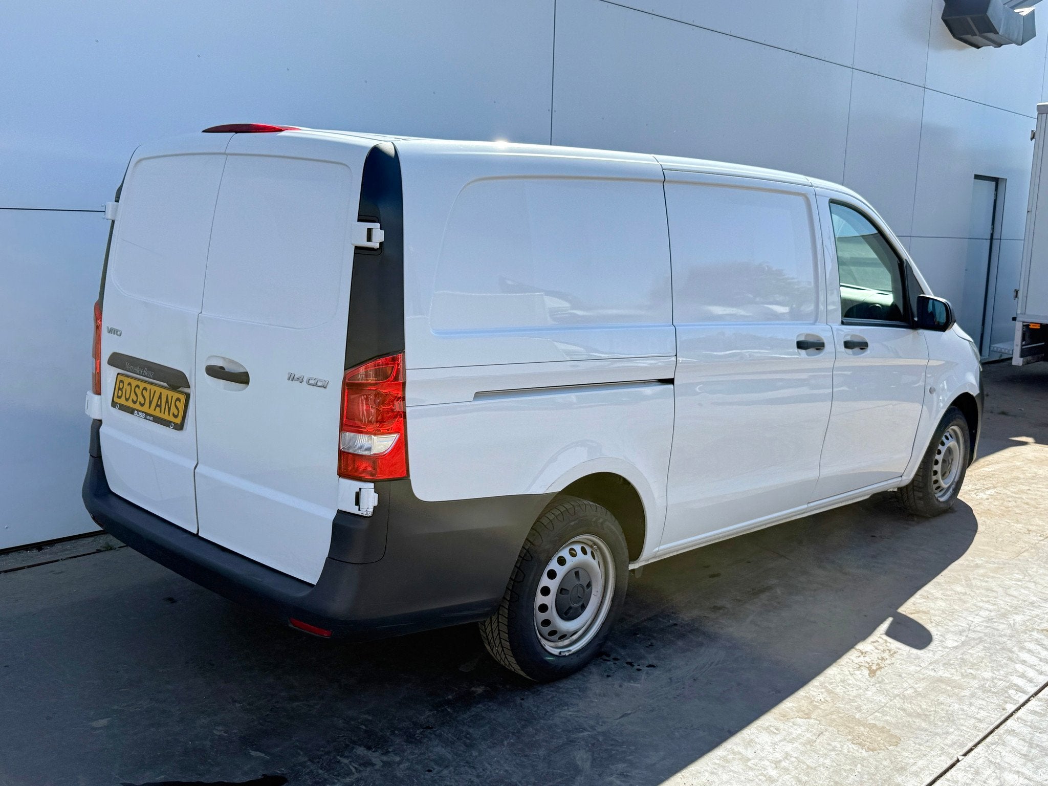 Mercedes Benz Vito 114 1.9 CDI Automaat L2H1 MBUX Climate Co, Automaat, Gebruikt, Euro 6, 4 cilinders