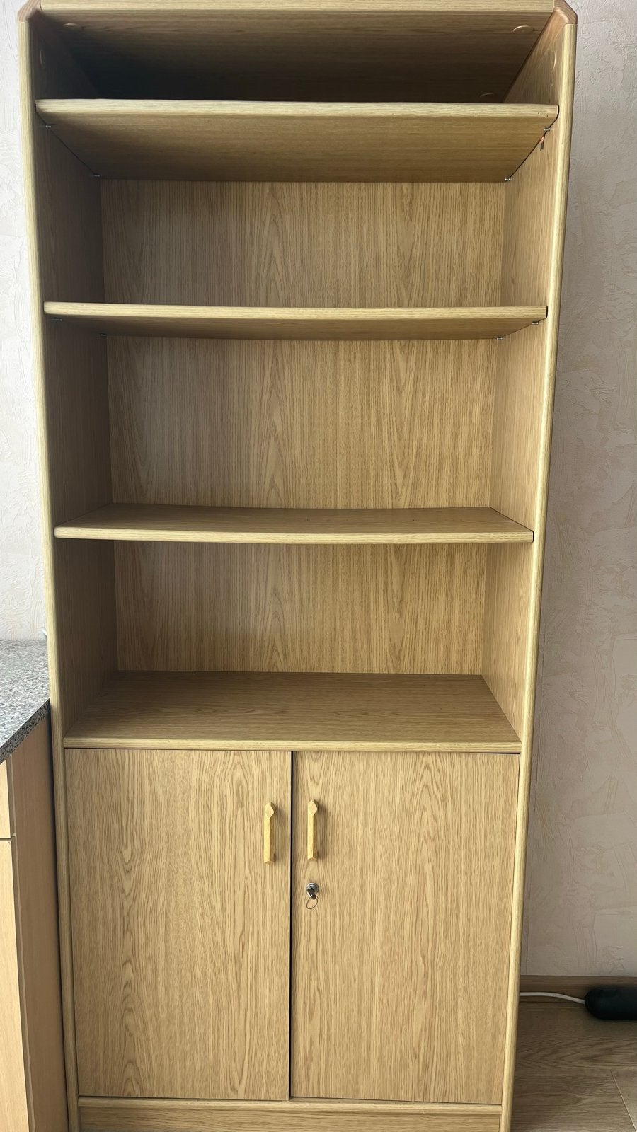 Houten boekenkast met deuren en planken, Ophalen, Gebruikt, 50 tot 100 cm, 150 tot 200 cm