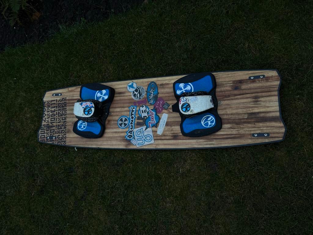 Brunotti Youri Zoon Pro Twintip Kiteboard 130x39 (2011), Twintip, Ophalen of Verzenden, Gebruikt, Kiteboard