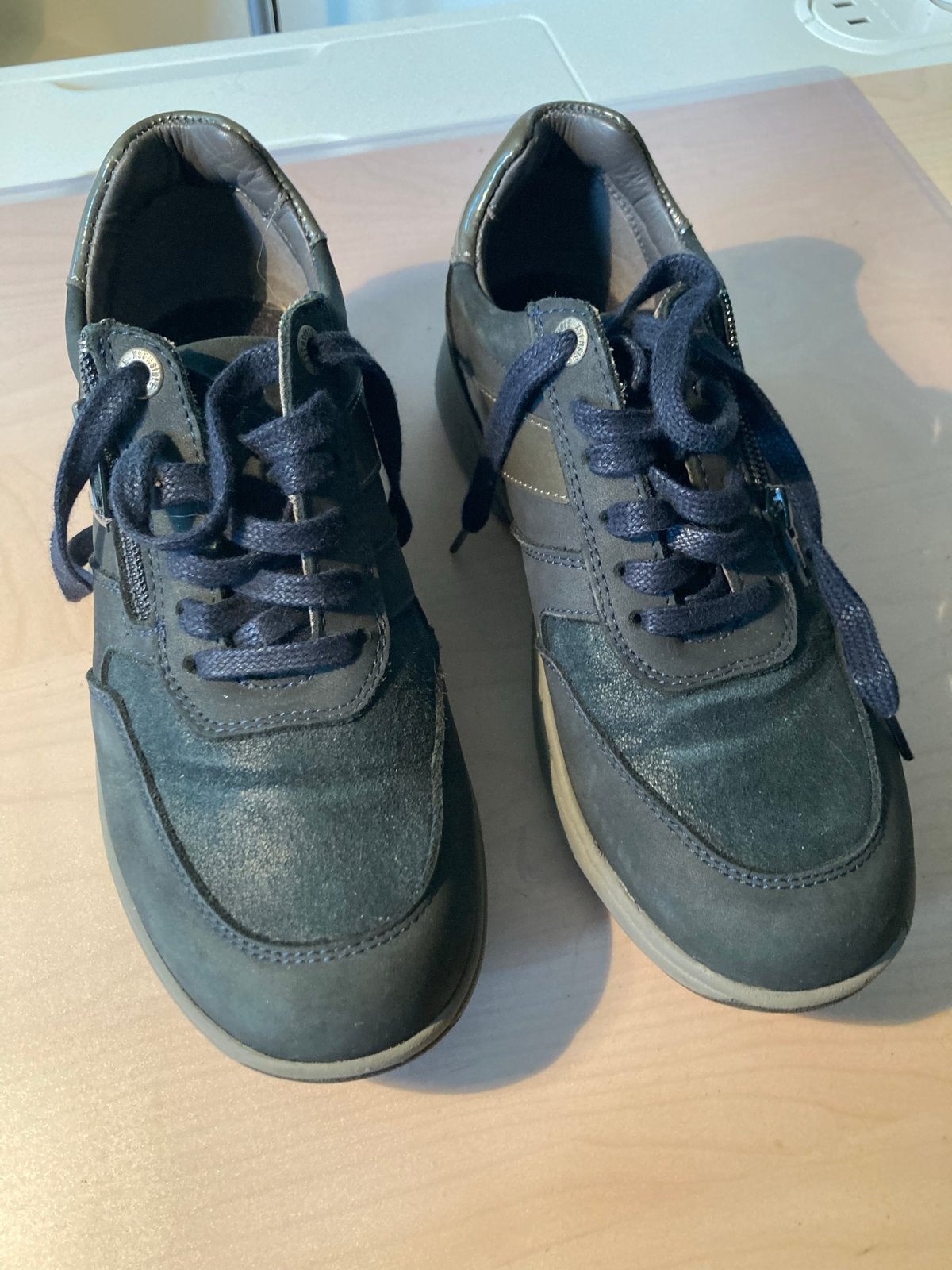 Zo goed als nieuwe 37 H donkerblauwe xsensible strechwalkers, Ophalen of Verzenden, Zo goed als nieuw, Blauw, Sneakers of Gympen