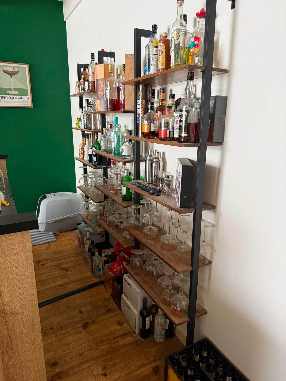 Stijlvolle wandrek met planken - perfect voor bar of opslag, Ophalen, Gebruikt
