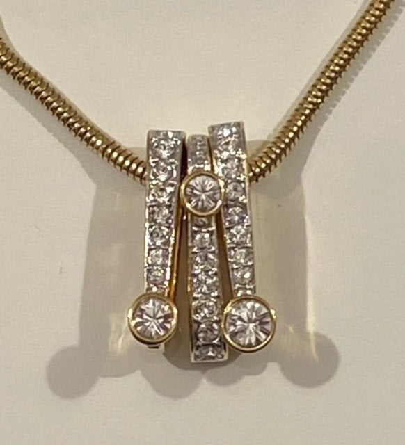 Swarovski goudkleurige ketting met 3 strasshangers, Sieraden, Tassen en Uiterlijk, Met hanger, Overige materialen, Nieuw, Ophalen of Verzenden