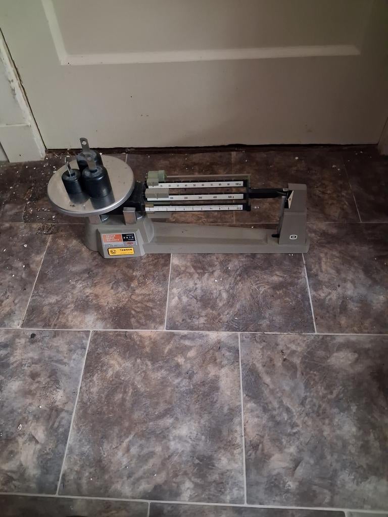 Te koop brieven weeg schaaltje.Met gewichtjes, Antiek en Kunst, Antiek | Gereedschap en Instrumenten, Ophalen of Verzenden