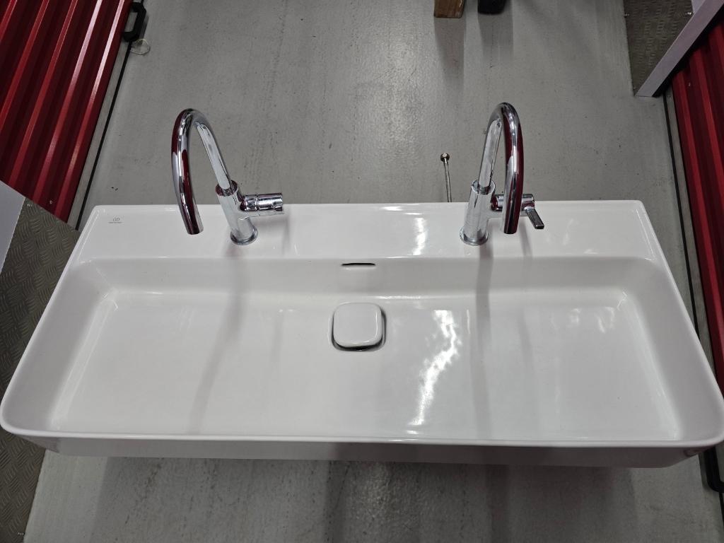 Wastafel Ideal Standard met 2 kranen , Zie omschrijving, Ophalen, 100 tot 150 cm, Zo goed als nieuw, Minder dan 100 cm