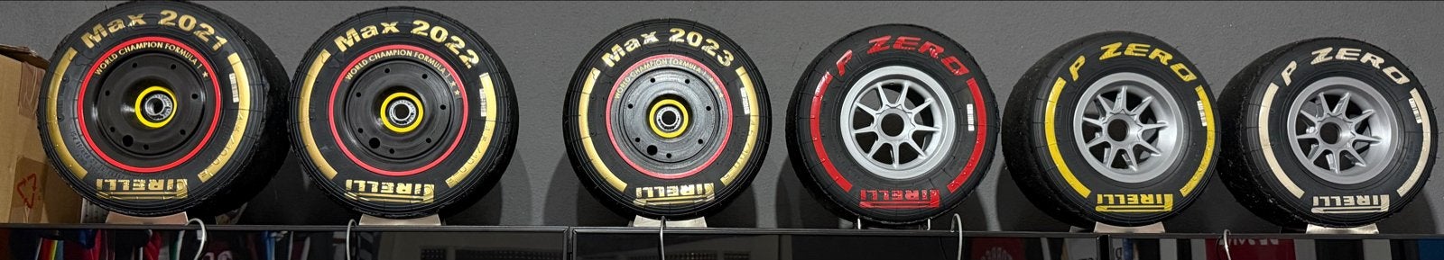 6 stuks kart bandjes met opdruk en steuntjes, Ophalen of Verzenden, Gebruikt, Formule 1