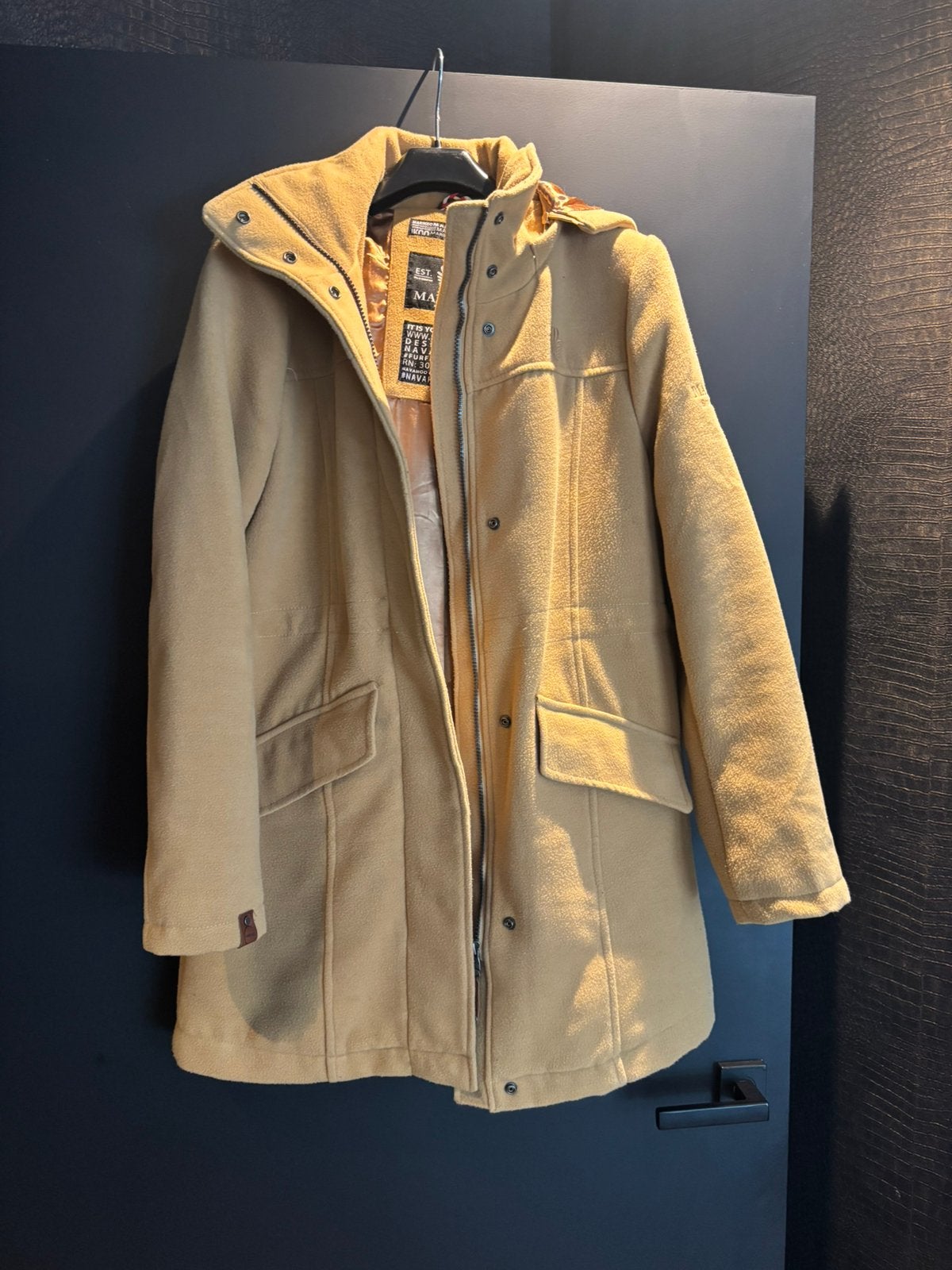 Leuke winterjas Okergeel Marikoo, Kleding | Dames, Jassen | Winter, Ophalen of Verzenden, Gedragen, Maat 38/40 (M), Overige kleuren