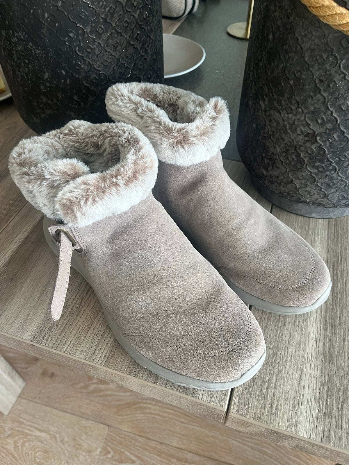 Skechers Go Walk Joy enkellaarzen met imitatiebont, Ophalen of Verzenden, Zo goed als nieuw, Beige, Lage of Enkellaarzen