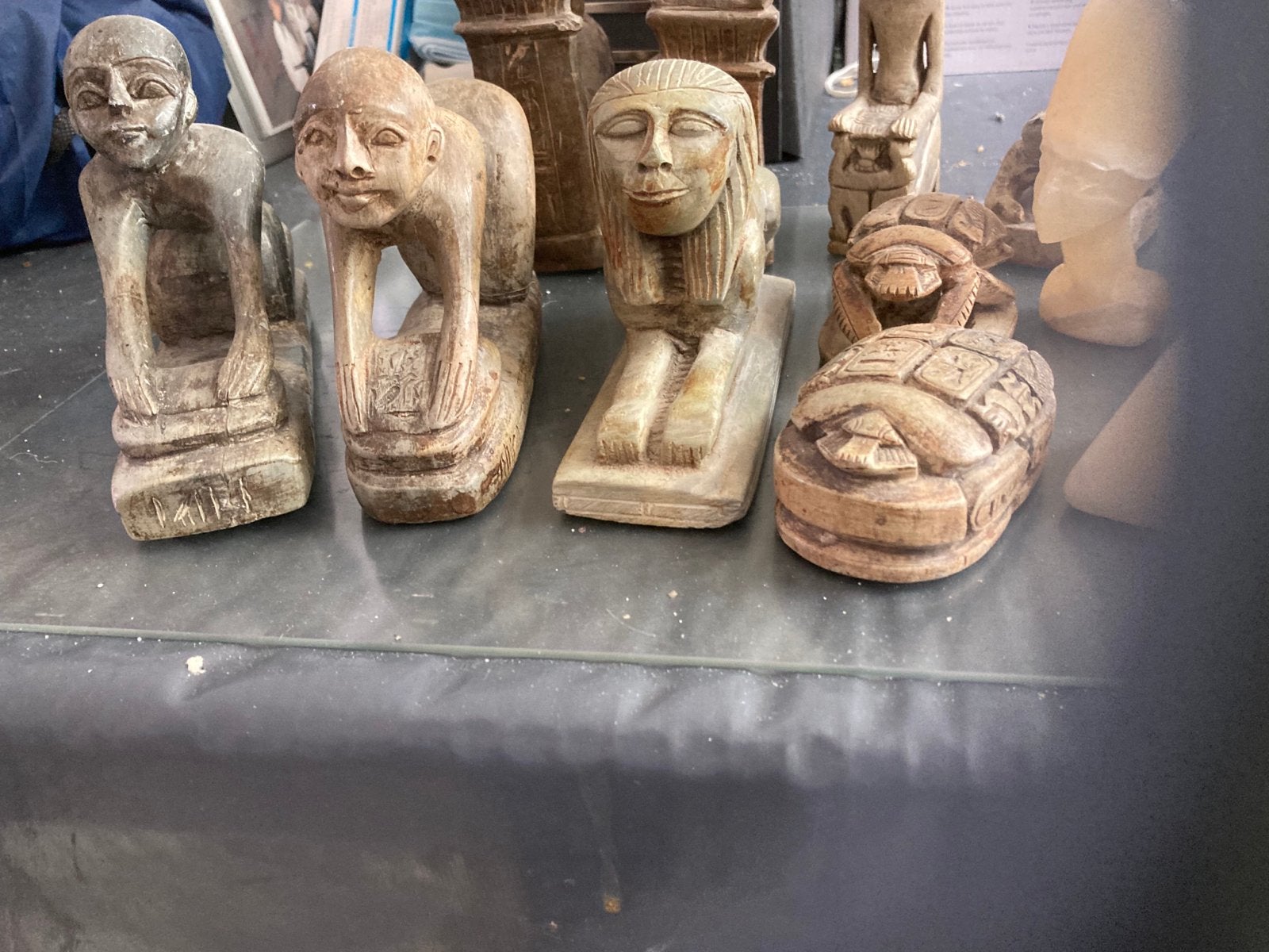 Set van diverse Egyptische beelden en obelisk, Overige onderwerpen, Ophalen of Verzenden, Handgemaakt, 20 - 50 cm