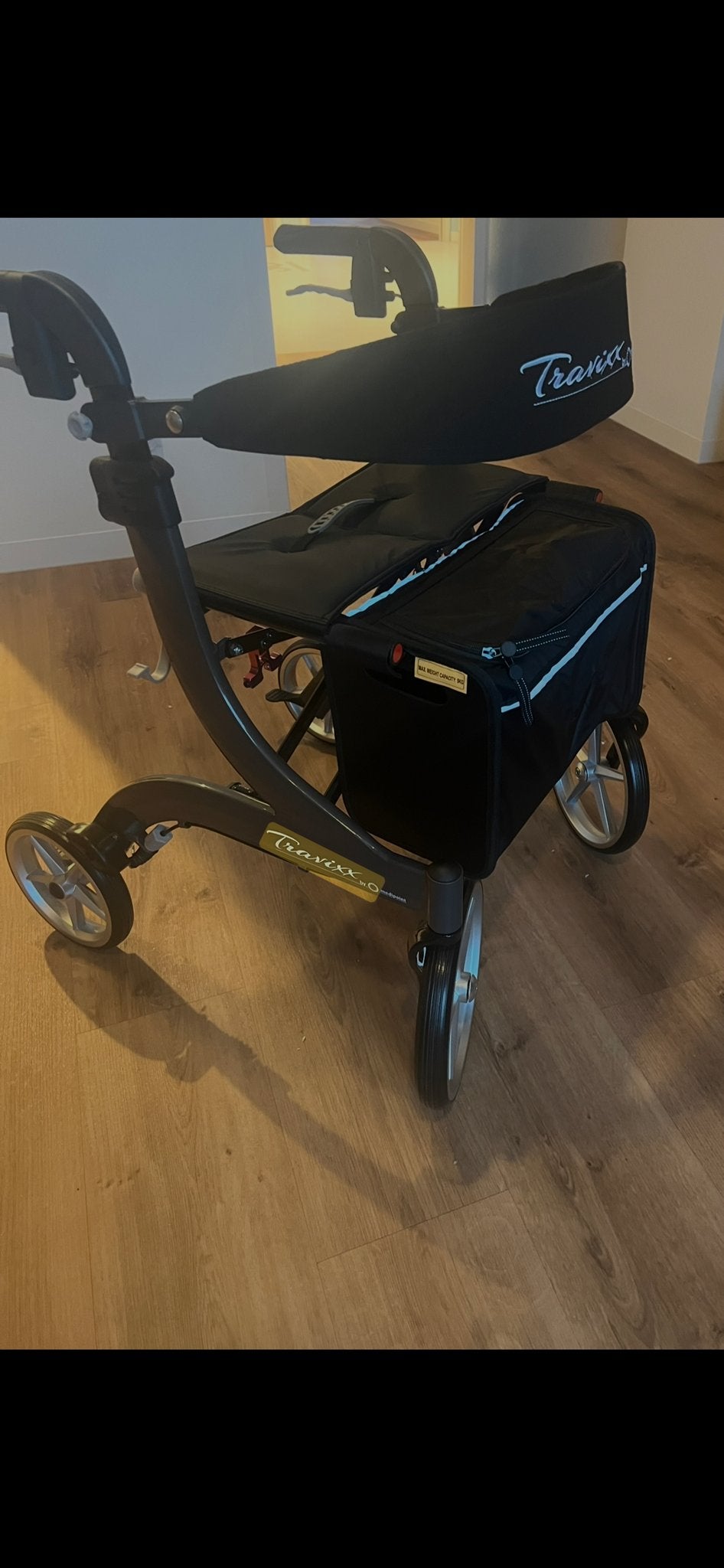 Travixx rollator Deluxe Gun Metal Grey S met garantie!!, Ophalen, Zo goed als nieuw