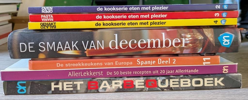 7 Albert Heijn kookboeken: Oven, Gehakt, Pasta, BBQ & meer!, Gelezen, Ophalen of Verzenden, Albert Heijn Allerhande, Hoofdgerechten