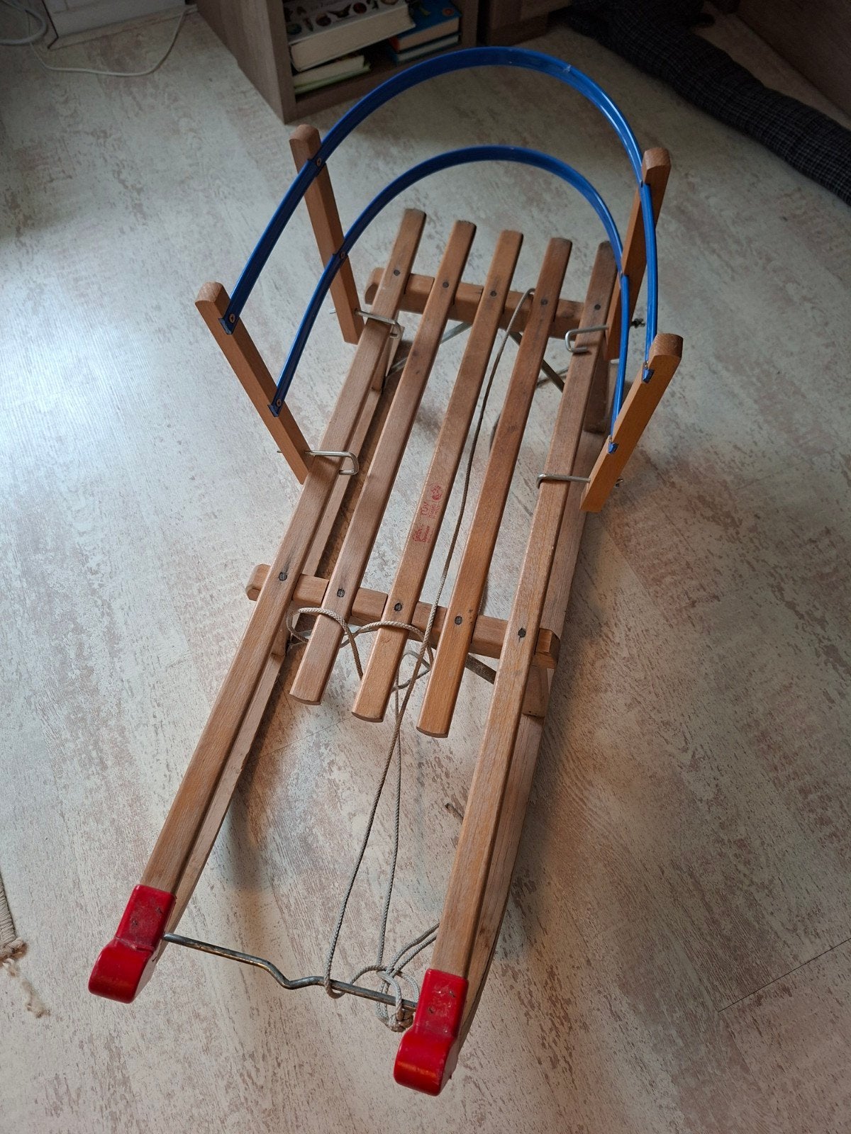 Houten slee met rugleuning, Ophalen, Rugleuning, Zo goed als nieuw, Hout
