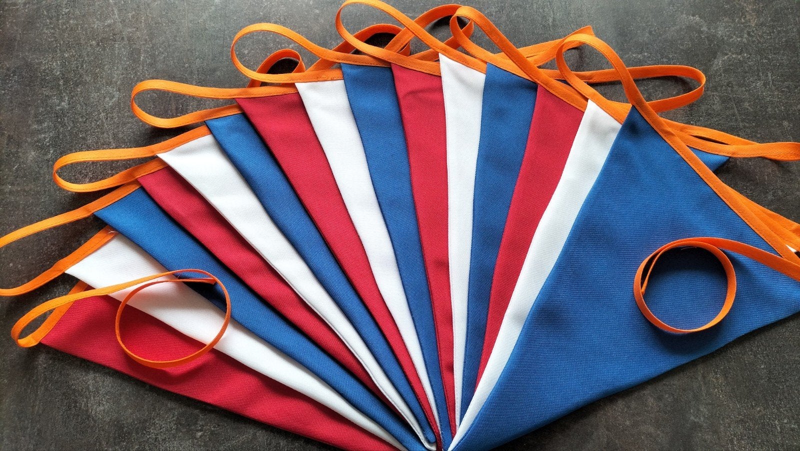 Vlaggenlijn ROOD/WIT/BLAUW (6 m.), Ophalen of Verzenden, Nieuw, Versiering, Overige