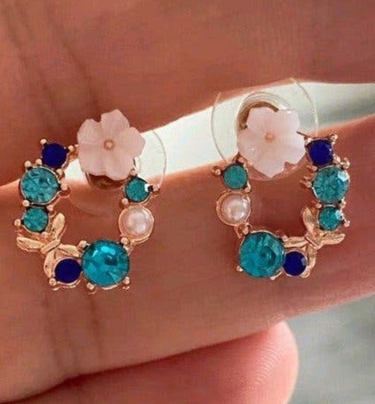 Super leuke oorbellen met blauwe steentjes en bloemetjes, Verzenden, Zo goed als nieuw, Blauw, Overige materialen