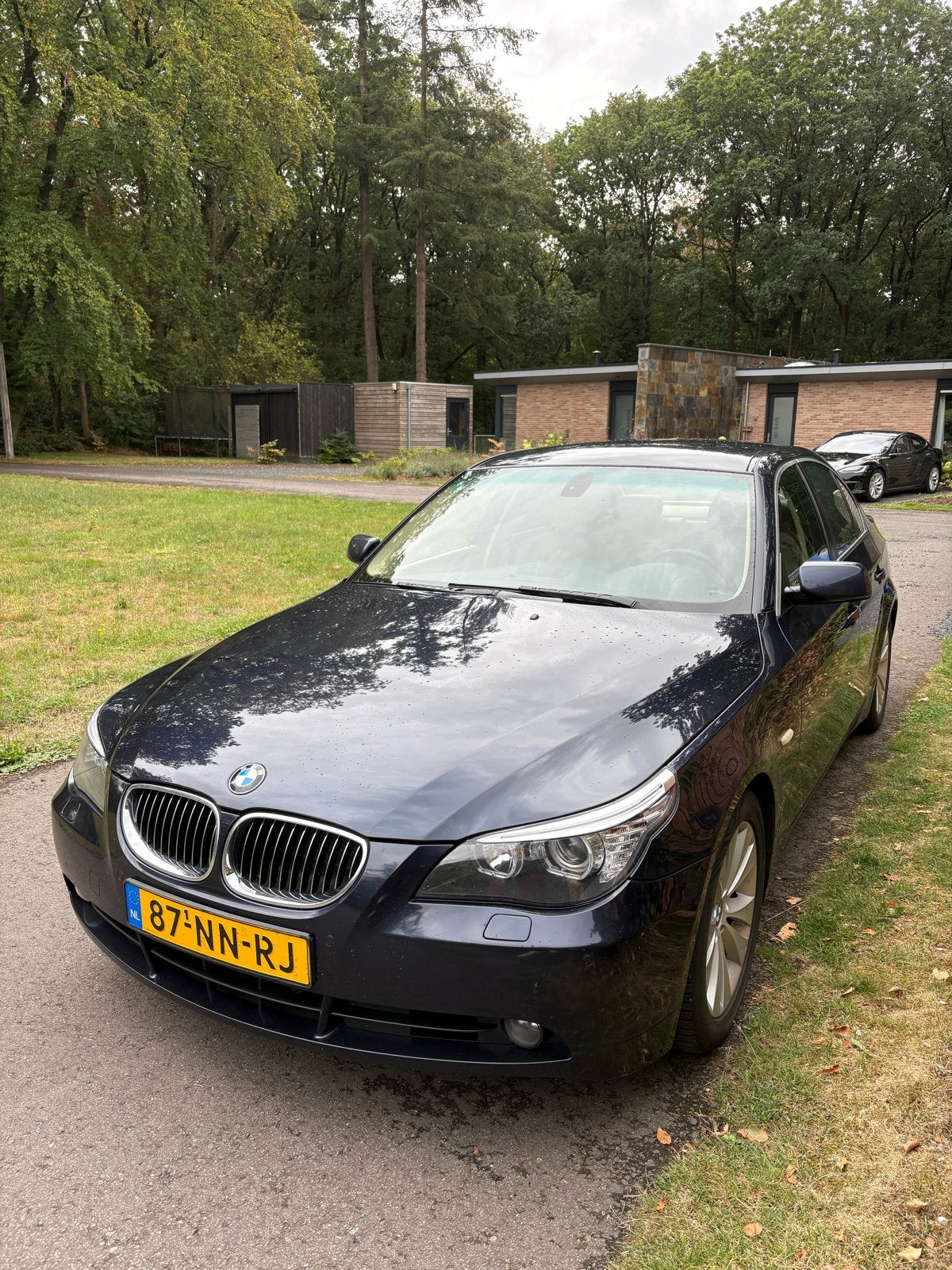 BMW E60 545i LPG. Nieuwe APK, Bilstein, Carplay, 2de Eig., Auto's, Automaat, Automatische klimaatregeling, 2000 kg, Blauw
