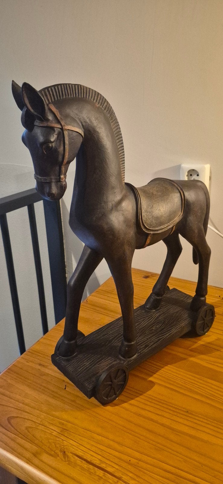 beeld paard, Overige onderwerpen, Kunststof, Beeld, Bruin