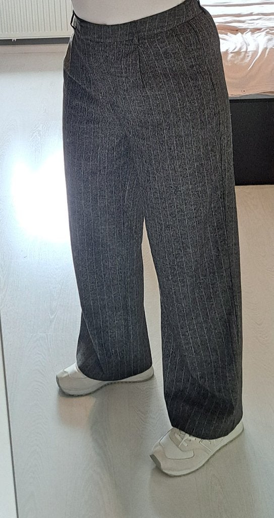 C&A grijze krijtstreep wide leg broek maat 44, Maat 42/44 (L), Ophalen of Verzenden, Zo goed als nieuw, C&A