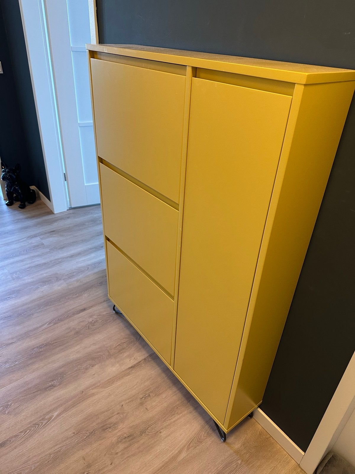 Schoenenkast geel met kleine beschadiging, Ophalen, Gebruikt