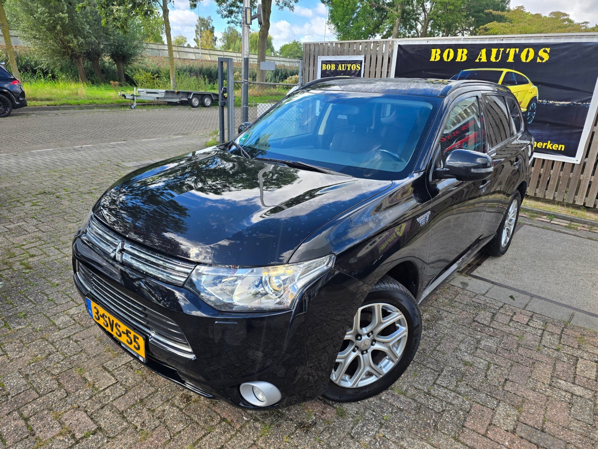 Mitsubishi Outlander 2.0 PHEV instyle+/2e eigenaar/nap/autom, 4 cilinders, Zwart, Vierwielaandrijving, Hybride Elektrisch/Benzine