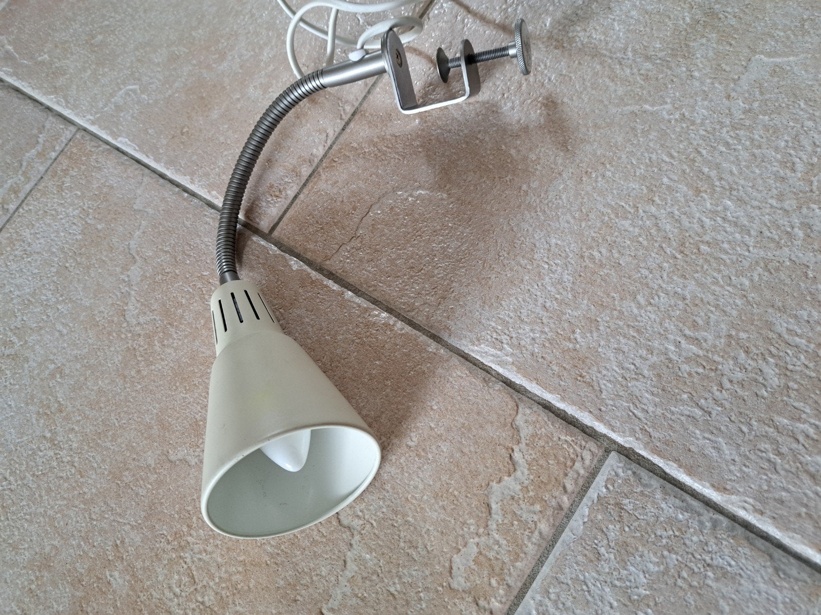 Lamp wit, Ophalen of Verzenden, Gebruikt, Metaal, Meubelspot